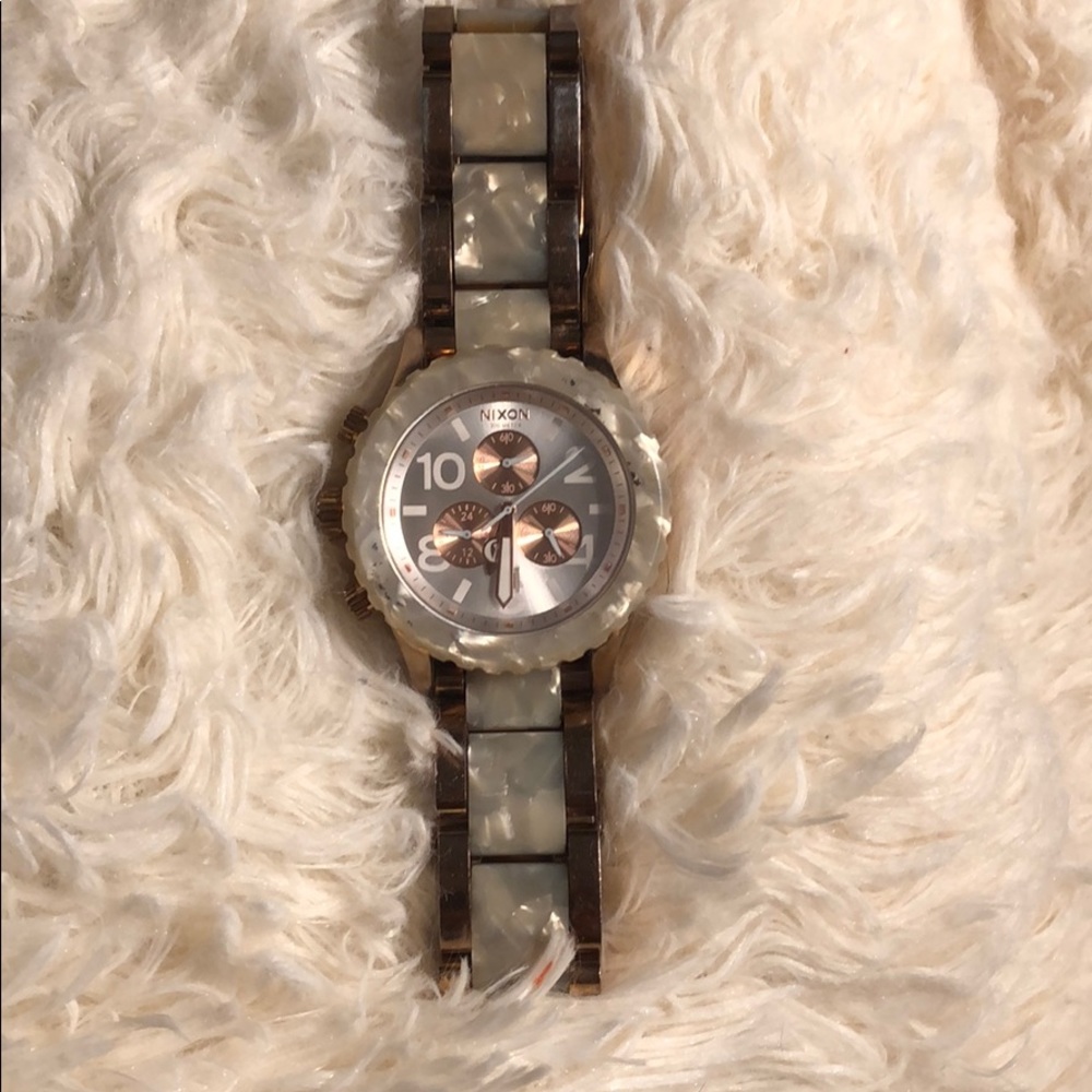 Nixon watch